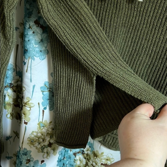 forever 21 Olive Green Women's pullover cropped Sweater - Picture 4 of 8